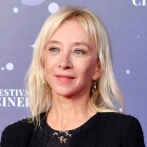 Et notamment à ce seul bien qu'elle a conservé (elle a déménagé seize fois).
Sylvie Testud - 3ème soirée de la 5ème édition du festival CinéRoman au cinéma Pathé Gare du Sud à Nice. © Bruno Bebert/Bestimage