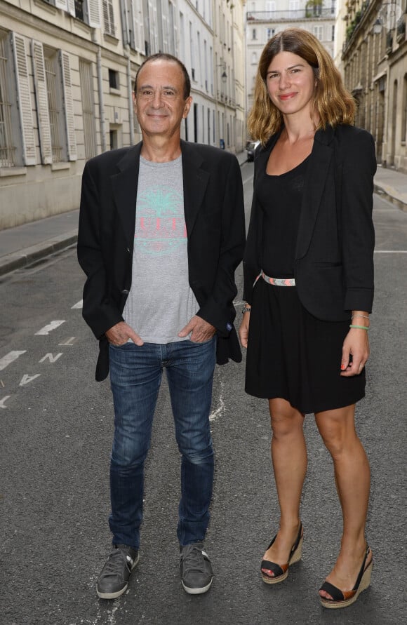 Gérard Miller et sa compagne Anais - Soirée du nouvel an juif chez Marek Halter à Paris le 8 septembre 2013.