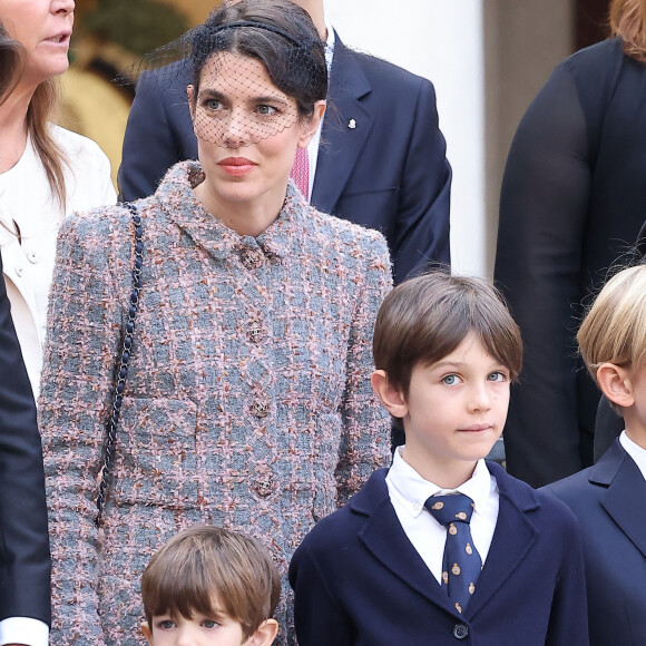 Balthazar Rassam, Charlotte Casiraghi, Raphaël Elmaleh - La famille princière de Monaco dans la cour du palais lors de la Fête Nationale de la principauté de Monaco le 19 novembre 2022. © Dominique Jacovides / Bruno Bebert / Bestimage 