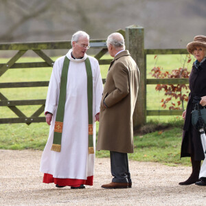 Le roi Charles III d'Angleterre et Camilla Parker Bowles, reine consort d'Angleterre, lors de la messe dominicale en l'église St-Mary Magdalene à Sandringham, le 4 février 2024.