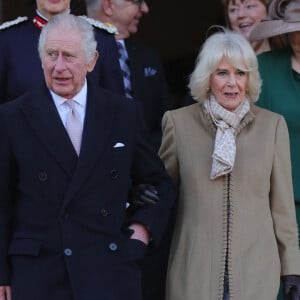 Le mot a été prononcé en début de semaine : Charles III est atteint d'une forme de cancer
Le roi Charles III d'Angleterre et Camilla Parker Bowles, reine consort d'Angleterre, visitent l'hôtel de ville de Bolton à Bolton Greater Manchester, Royaume Uni