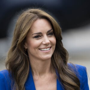 D'ailleurs, Kate Middleton est très discrète sur son mal.
Le prince William, prince de Galles, et Catherine (Kate) Middleton, princesse de Galles, au centre sportif national de Bisham Abbey à Marlow, à l'occasion de la Journée mondiale de la Santé mentale, le 12 octobre 2023. 