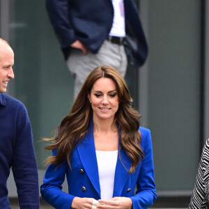 Le prince William, prince de Galles, et Catherine (Kate) Middleton, princesse de Galles, quittent le centre sportif national de Bisham Abbey à Marlow, à l'occasion de la Journée mondiale de la Santé mentale, le 12 octobre 2023.