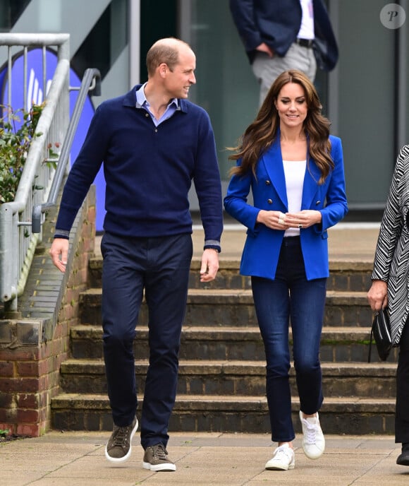 Le prince William, prince de Galles, et Catherine (Kate) Middleton, princesse de Galles, quittent le centre sportif national de Bisham Abbey à Marlow, à l'occasion de la Journée mondiale de la Santé mentale, le 12 octobre 2023.
