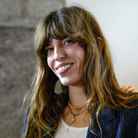 Lou Doillon a dévoilé une adorable vidéo d'elle et de sa mère il y a longtemps.
Lou Doillon présente le film Boxes réalisé par sa mère Jane Birkin lors du festival Lumière à Lyon. © Sandrine Thesillat / Panoramic / Bestimage 