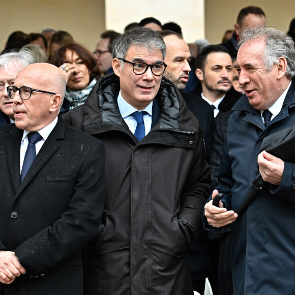 Eric Ciotti, president du parti LR, Olivier Faure 1er secrétaire du PS et Francois Bayrou, president du MODEM - Cérémonie d'hommage national aux victimes françaises des attaques terroristes du 7 octobre en Israël dans la cour d'honneur de l'Hôtel national des Invalides, à Paris, France, le 7 février 2024. Quatre mois jour pour jour après les attentats terroristes qui ont frappé Israël et le peuple israélien et qui ont causé la mort de 42 de nos concitoyens. A ce jour, trois de nos compatriotes demeurent toujours disparus et présumés otages, et la France n'a de cesse d'oeuvrer avec ses partenaires pour leur libération. ©Eric Tschaen/Pool/Bestimage 