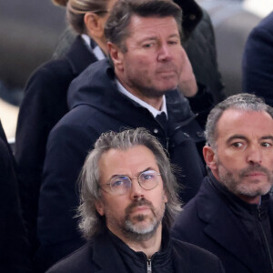 Aymeric Caron et Christian Estrosi - Cérémonie d'hommage national aux victimes françaises des attaques terroristes du 7 octobre en Israël dans la cour d'honneur de l'Hôtel national des Invalides, à Paris, France, le 7 février 2024. © Dominique Jacovides/Bestimage 