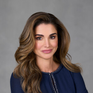 Portrait officiel de la reine Rania de Jordanie pour son anniversaire (52 ans) à Amman réalisé le 23 août 2022. La reine est née un 31 août. 