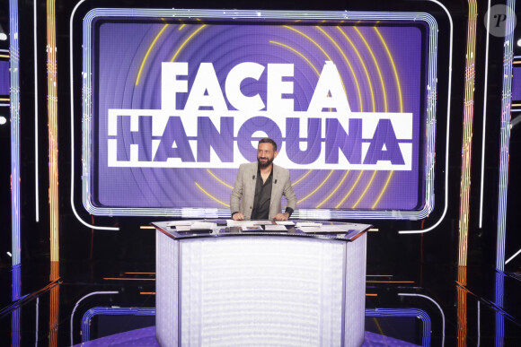 Exclusif - Cyril Hanouna sur le plateau de la nouvelle émission de C.Hanouna du week-end "Face à Hanouna" diffusée le 4 février à Paris, France, le 1er février 2024. © Jack Tribeca/Bestimage 