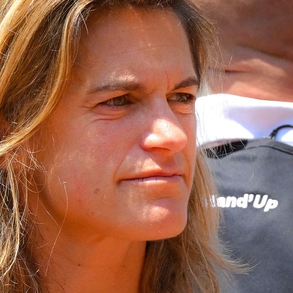 Amélie Mauresmo aux Internationaux de France de tennis de Roland Garros 2023 à Paris, France, le 8 juin 2023. © Chryslene Caillaud/Panoramic/Bestimage 