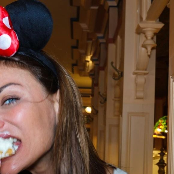Ariane Brodier est en couple depuis 8 ans avec Fulgence Ouedraogo.
Ariane Brodier à Disneyland. Instagram. Le 25 mai 2023.