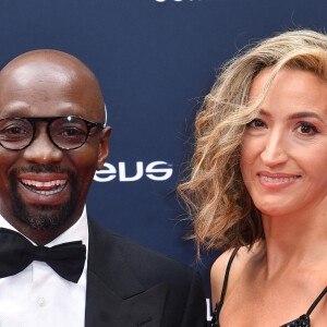 Au mois de mai 2023, Claude Makélélé était apparu au bras d'une très belle blonde dont on ignore l'identité.
Claude Makélélé et sa compagne - Red Carpet de la cérémonie " 023 Laureus World Sports Awards" à Paris le 8 mai 2023. @ Veeren/Bestimage