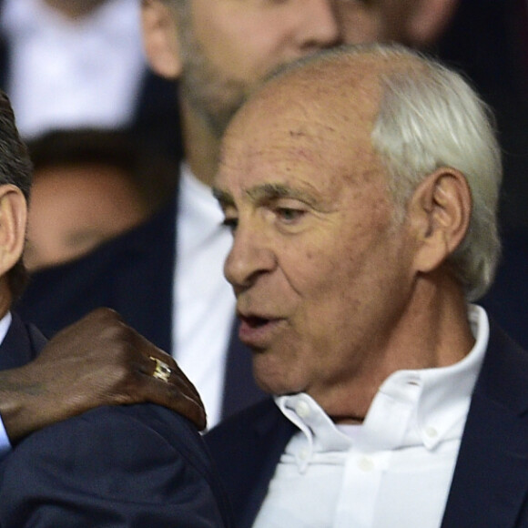 Claude Makélélé et Nicolas Sarkozy dans les tribunes lors du match UEFA Ligue des Champions groupe A, opposant le Paris Saint-Germain (PSG) au Real Madrid au Parc des Princes à Paris, le 18 septembre 2019.. © Jean-Baptiste Autissier/Panoramic/Bestimage