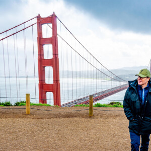 La princesse Victoria de Suède et le prince Daniel posent devant le Pont du Golden Gate à San Francisco le 19 février 2024. 