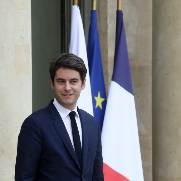 Le Premier ministre possède une montre qui lui est chère

Le premier ministre Gabriel Attal à la sortie du conseil des ministres, au palais présidentiel de l'Elysée, à Paris, France, le 21 février 2024. © Stéphane Lemouton/Bestimage