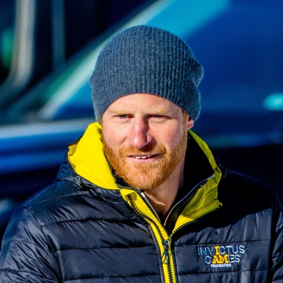 Le prince Harry fait du skeleton sous les yeux de Meghan Markle lors d'une visite au camp d'entrainement des athlètes des Invictus Games 2024 à Whistler en Colombie Britannique le 15 février 2024. 