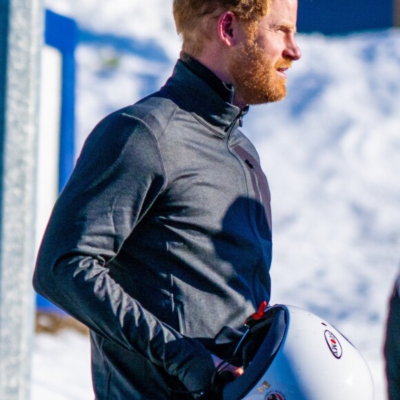 Le prince Harry fait du skeleton sous les yeux de Meghan Markle lors d'une visite au camp d'entrainement des athlètes des Invictus Games 2024 à Whistler en Colombie Britannique le 15 février 2024. 