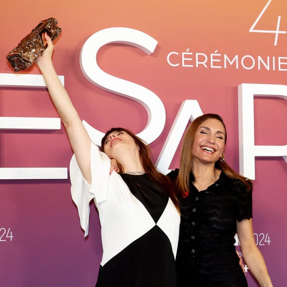 Valérie Donzelli (habillée en Dior et bijoux Dior), Audrey Diwan (César de la meilleure adaptation pour " L'amour Et Les Forêts ") - Photocall des lauréats (press room) lors de la 49ème édition de la cérémonie des César à l'Olympia à Paris le 23 février 2024 © Dominique Jacovides / Olivier Borde / Bestimage