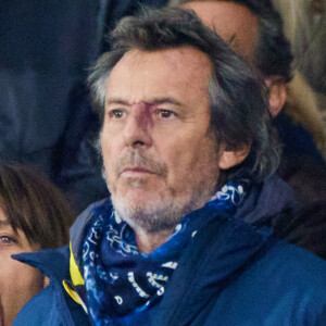 Après l'annonce de la tentative de cambriolage qui a eu lieu à son domicile de Neuilly-sur-Seine, Jean-Luc Reichamnn est sorti du silence.
Sophie Marceau, Jean-Luc Reichmann - People des les tribunes de la coupe du Monde de Rugby France - Match de quart de finale "France-Afrique du Sud (28-29)" au Stade de France à Saint-Denis. © Moreau-Jacovides/Bestimage