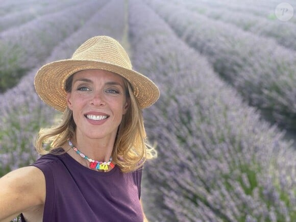Julie Andrieu voyage sans cesse
Julie Andrieu en tournage dans le Vaucluse, photo postée sur sa page Instagram