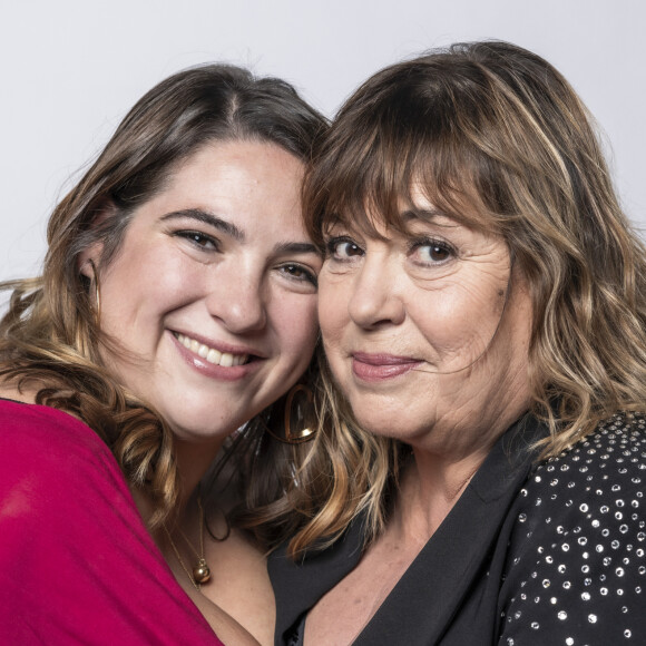 Exclusif - Charlotte Gaccio et sa mère Michèle Bernier - Studio - Enregistrement de l'émission "La chanson secrète", présentée par N.Aliagas et diffusée le 29 décembre sur TF1 © Guillaume Gaffiot-Cyril Moreau / Bestimage