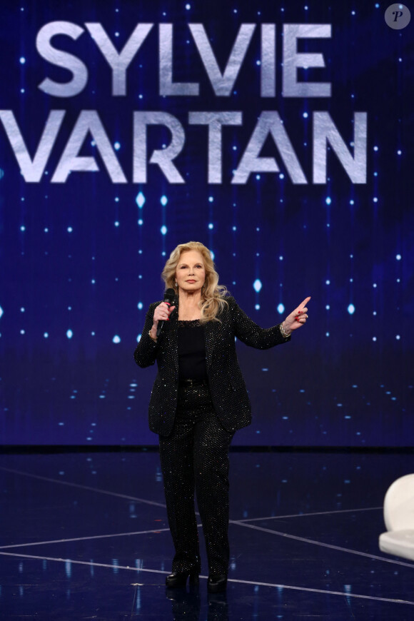 Exclusif - Sylvie Vartan est l'invitée de l'émission Domenica In à Milan le 25 février 2024. 