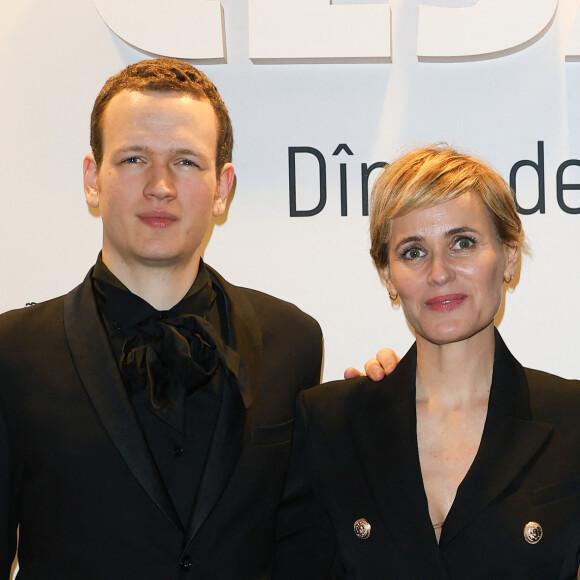 Noé Boon, Judith Godrèche et Richard Sears - Photocall de la 49ème édition de la cérémonie des César au Fouquet's à Paris Le 23 fevrier 2024 © Coadic Guirec / Bestimage