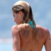 La magnifique Michelle Hunziker adore faire bronzer son sublime corps sous un soleil bûlant...