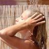 La magnifique Michelle Hunziker adore faire bronzer son sublime corps sous un soleil bûlant...