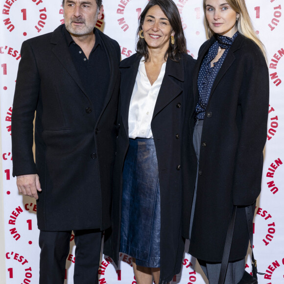 Cécile Duffau a organisé le dîner de gala annuel de son association Un rien c'est tout le 7 mars 2024 au Musée de l'armée.
Gilles Lellouche, Cécile Duffau, Alizée Guinochet - Dîner de gala de l'association "Un rien c'est tout" au musée de l'armée aux Invalides à Paris le 7 mars 2024. © Cyril Moreau / Bestimage