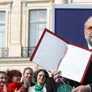 Éric Dupond-Moretti, garde des Sceaux, ministre de la Justice - Le président français lors de la cérémonie publique de scellement de la loi constitutionnelle du 8 mars 2024 portant sur la liberté de recourir à l'interruption volontaire de grossesse (IVG), au ministère de la Justice, place Vendôme, à Paris, France, le 8 mars 2024. © Stéphane Lemouton/Bestimage 