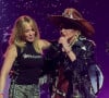 Mais un autre moment fort de son spectacle a été très commenté sur X, anciennement Twitter.
Los Angeles : Madonna et Kylie Minogue s'unissent pour une performance historique lors du "THE CELEBRATION TOUR" de Madonna au Kia Forum à Los Angeles.