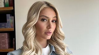 Une star des Marseillais souffre d'une maladie grave et agressive à 26 ans, des photos d'elle le crâne rasé partagées