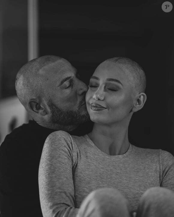 La candidate de télé-réalité Eloïse Appelle, compagne d'Anthony Nacca, révèle souffrir d'un cancer du sein agressif.