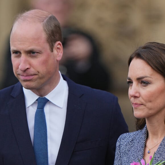 Si cet épisode est plutôt fâcheux pour la famille royale, c'est loin d'être le cas pour la célèbre marque française Cyrillus
Le prince William et Catherine Kate Middleton assistent à l'ouverture officielle du mémorial Glade of Light à Manchester le 10 mai 2022. 