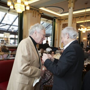 Nelson Monfort, Yann Queffelec - Remise du Prix Vins et Livres aux Deux Magots à Paris, France, le 11 mars 2024.