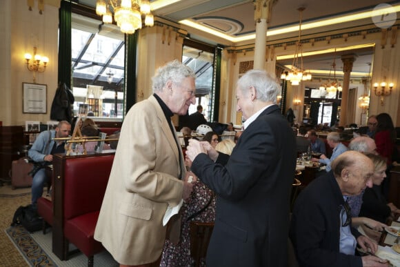 Nelson Monfort, Yann Queffelec - Remise du Prix Vins et Livres aux Deux Magots à Paris, France, le 11 mars 2024.