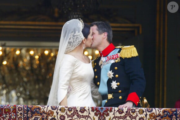 Archives - Prince Frederik et princesse Mary de Danemark lors de leur mariage en 2004