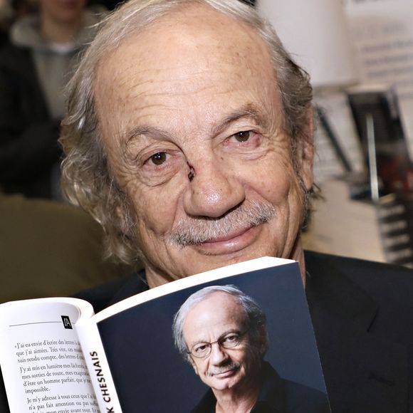 C'est notamment l'occasion ici de s'intéresser à l'acteur.
Patrick Chesnais - Festival du Livre de Paris 2023 au Grand Palais Éphémère à Paris le 22 avril 2023. © Cedric Perrin / Bestimage 