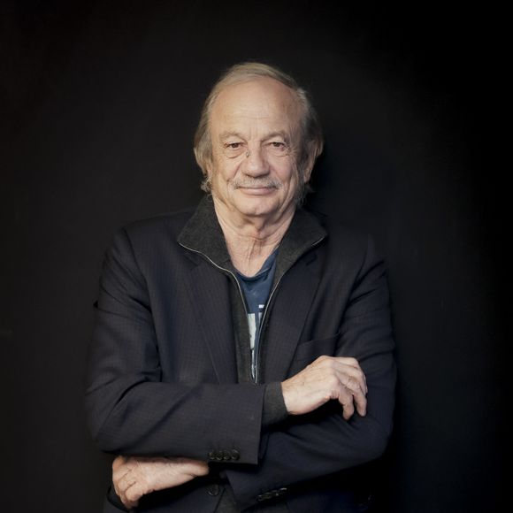 Notamment à cette crainte qui s'est développée chez lui.
Exclusif - Patrick Chesnais - Patrick Chesnais pose en marge de sa venue à Radio J à Paris le 7 mars 2023. © Jack Tribeca / Bestimage 