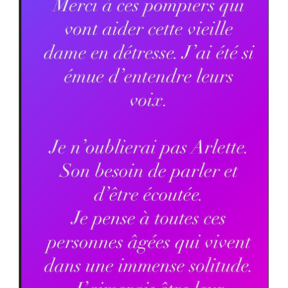 Une histoire touchante
Faustine Bollaert vient en aide à une personne âgée et raconte tout en story Instagram, le 18 mars 2024