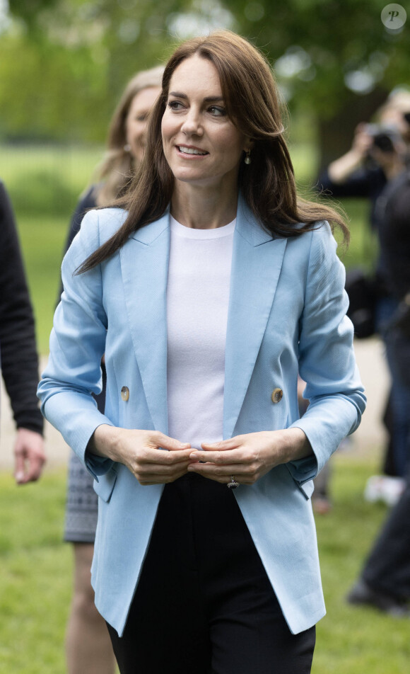 Une situation qui devrait durer environ jusqu'à Pâques.
Catherine (Kate) Middleton, princesse de Galles, à la rencontre du public du concert du couronnement près du château de Windsor, le 7 mai 2023.
