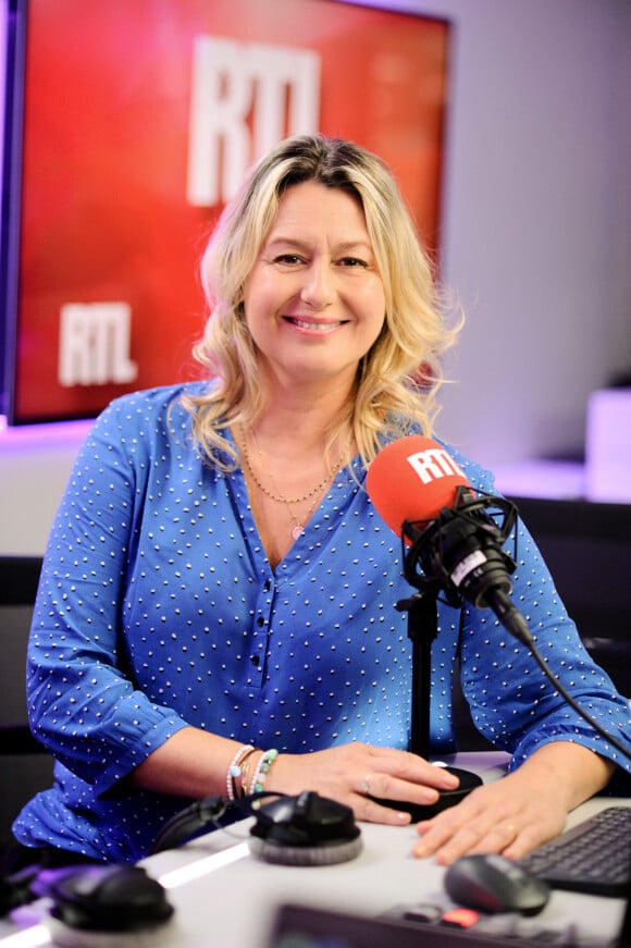 Luana Belmondo arrive sur RTL pour animer une émission quotidienne "RTL vous régale". © Guillaume Gaffiot/Bestimage