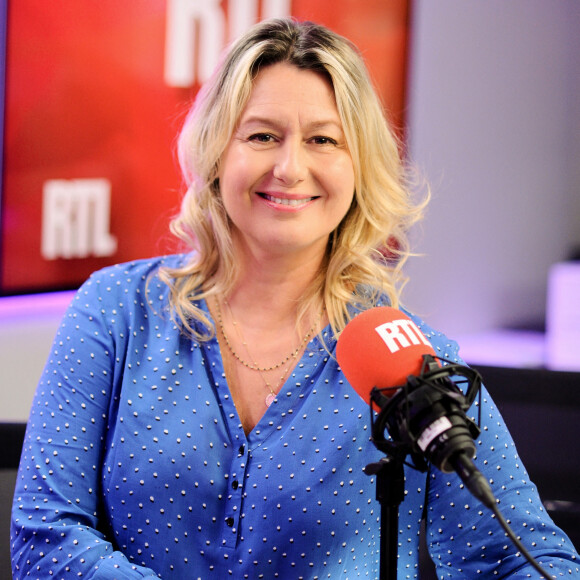 Luana Belmondo arrive sur RTL pour animer une émission quotidienne "RTL vous régale". © Guillaume Gaffiot/Bestimage