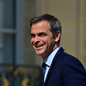 Olivier Véran, porte-parole du Gouvernement - Arrivées au conseil des ministres au palais présidentiel de l'Elysée à Paris, France, le 21 juillet 2023. La présidence française a officialisé le remaniement du gouvernement français le 20 juillet 2023 avec huit nouveaux membres d'un gouvernement qui compte 41 ministres au total. 