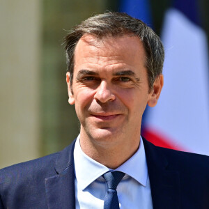 Olivier Véran a répondu aux critiques sur sa nouvelle spécialité en médecine.
Olivier Véran, porte-parole du Gouvernement - Sortie du conseil des ministres au palais présidentiel de l'Elysée à Paris, France. 