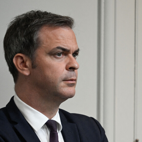 Olivier Véran, porte-parole du gouvernement français - Conférence de presse au palais de l'Elysée à Paris, à l'issue du Conseil des ministres, le 10 mai 2023. © Eliot Blondet / Pool / Bestimage  French Government's Spokesperson Olivier Veran during a press conference following the weekly cabinet meeting at the Elysee presidential palace in Paris on May 10, 2023. 