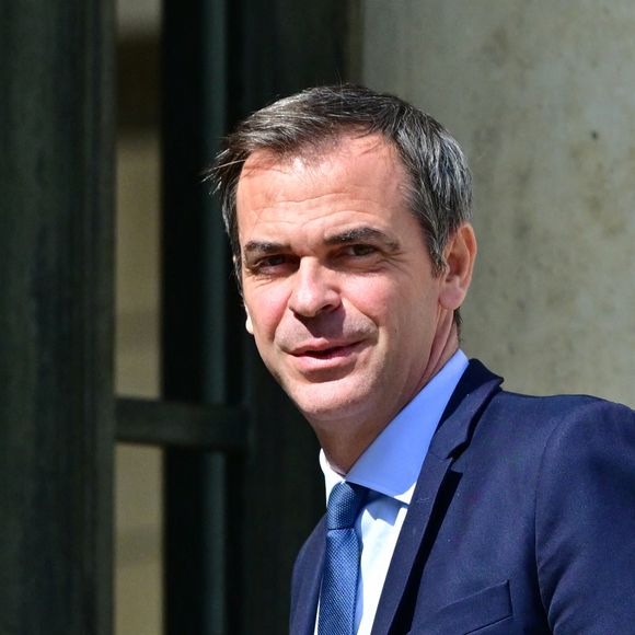 Olivier Véran, porte-parole du Gouvernement - Arrivées au conseil des ministres au palais présidentiel de l'Elysée à Paris, France, le 21 juillet 2023. La présidence française a officialisé le remaniement du gouvernement français le 20 juillet 2023 avec huit nouveaux membres d'un gouvernement qui compte 41 ministres au total. 