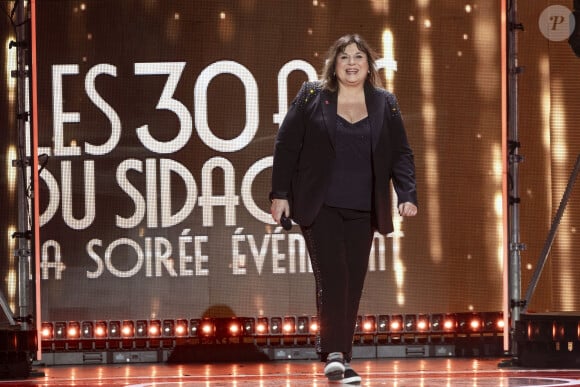 Exclusif - Michèle Bernier lors de l'enregistrement de la soirée "Les 30 ans du sidaction - la soirée événement" au Grand Rex à Paris diffusée le 23 mars 2024 sur France 2 À l'occasion du week-end du Sidaction, qui aura lieu les 22, 23, 24 mars prochain, et pour célébrer cette édition anniversaire, cette soirée-événement mettra l'espoir à l'honneur.  © Cyril Moreau / Coadic Guirec / Bestimage 