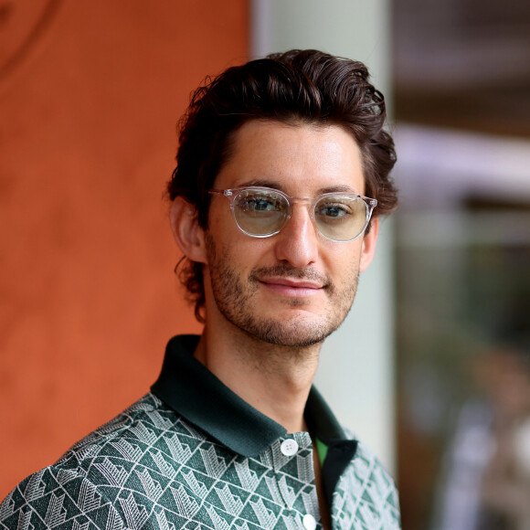 Pierre Niney au village lors des Internationaux de France de tennis de Roland Garros 2023, à Paris, France, le 11 juin 2023. © Jacovides-Moreau/Bestimage 